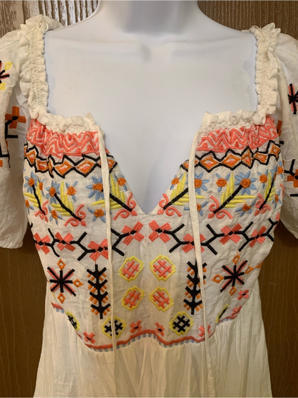 Lulumari White Maxi Dress with Multicolor Embroidery Size M - Picture 3 of 8